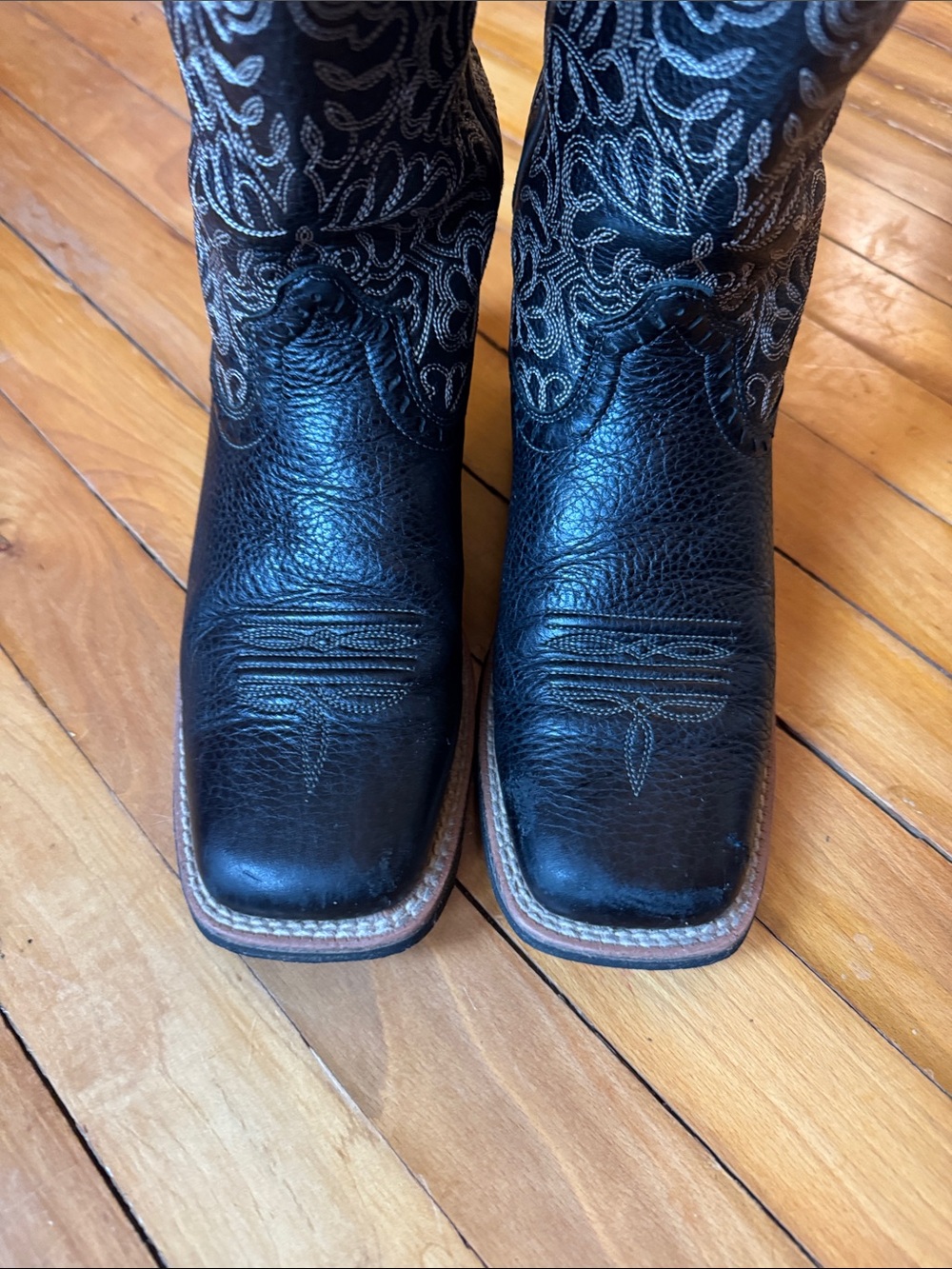 Ariat square toe cowgirl boots - Picture 2 of 11